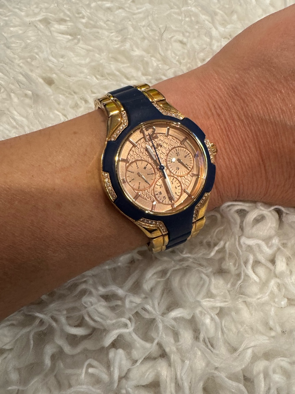 Guess watch✨